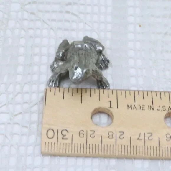 Vintage Pewter Frog Figurine, Miniature Frog Statue for Frog Lovers, Frog Decor - Picture 8 of 9